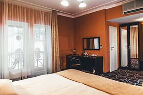Apriori Hotel