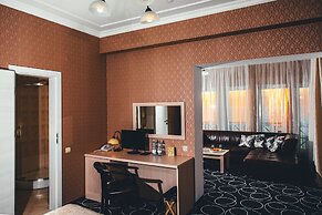 Apriori Hotel