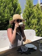 Kiraz Cicegi Butik Akyaka