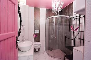 Kiraz Cicegi Butik Akyaka