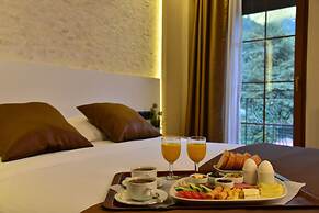 Inanlar Deluxe Hotel & Bungalow