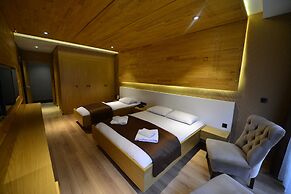 Inanlar Deluxe Hotel & Bungalow