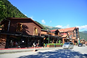 Inanlar Deluxe Hotel & Bungalow