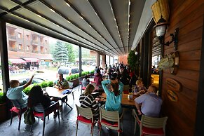 Inanlar Deluxe Hotel & Bungalow