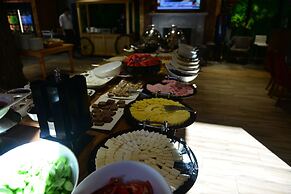 Inanlar Deluxe Hotel & Bungalow