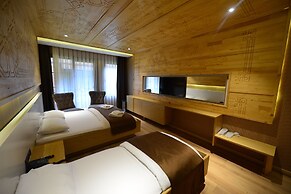 Inanlar Deluxe Hotel & Bungalow