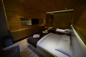 Inanlar Deluxe Hotel & Bungalow