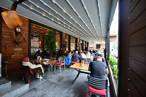 Inanlar Deluxe Hotel & Bungalow