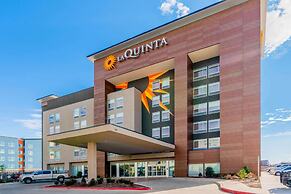 La Quinta Inn & Suites by Wyndham Oklahoma City Airport