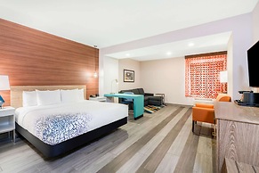 La Quinta Inn & Suites by Wyndham Oklahoma City Airport