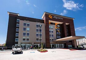 La Quinta Inn & Suites by Wyndham Oklahoma City Airport