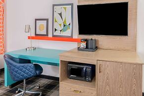 La Quinta Inn & Suites by Wyndham Oklahoma City Airport