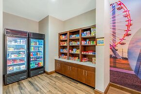 La Quinta Inn & Suites by Wyndham Oklahoma City Airport