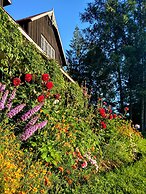 Wedgwood Manor and Glamping Retreat