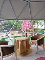 Everest Resort