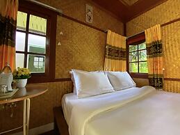 Everest Resort