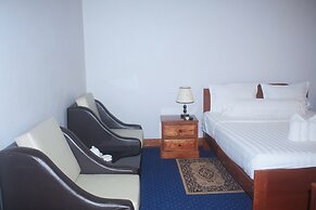 7 Makara Hotel