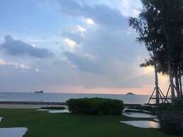 Luxury Beachfront Condo Hua Hin