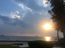 Luxury Beachfront Condo Hua Hin