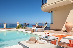 Villas d'Orlando - with private pool and sea view
