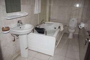Bestway Luxury Suites