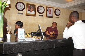 Bestway Luxury Suites