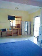 Chomlay Restaurant & Room for Rent