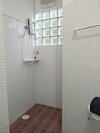 Chomlay Restaurant & Room for Rent