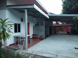 Chomlay Restaurant & Room for Rent