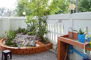 Chomlay Restaurant & Room for Rent