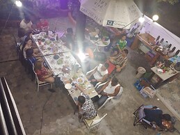 Chomlay Restaurant & Room for Rent