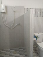 Chomlay Restaurant & Room for Rent