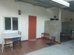 Chomlay Restaurant & Room for Rent