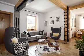 Villa 11 Folk & Design