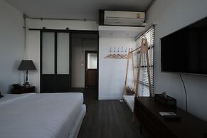 Iron32 Hotel