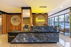Lemon Hotel