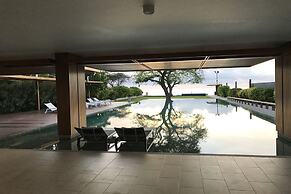 Baan Thew Talay Blue Sapphire 353