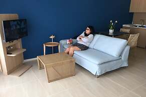 Baan Thew Talay Blue Sapphire