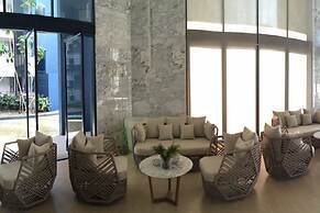 Baan Thew Talay Blue Sapphire