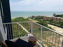 Baan Thew Talay Blue Sapphire