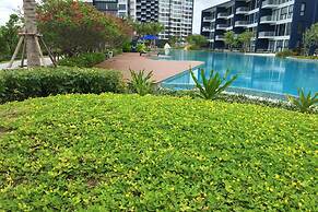 Baan Thew Talay Blue Sapphire