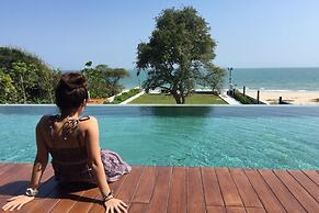 Baan Thew Talay Blue Sapphire