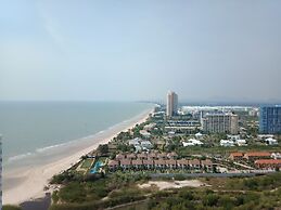 Cha-Am Grand Condotel