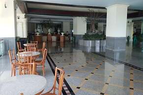 Cha-Am Grand Condotel