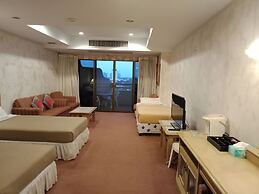 Cha-Am Grand Condotel