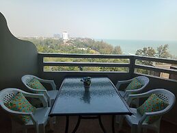 Cha-Am Grand Condotel