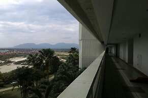 Cha-Am Grand Condotel