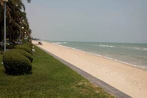 Cha-Am Grand Condotel