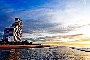 Cha-Am Grand Condotel