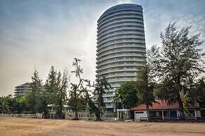 Sandy Beach Condo 15E